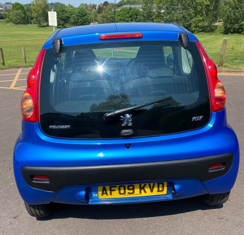 PEUGEOT 107