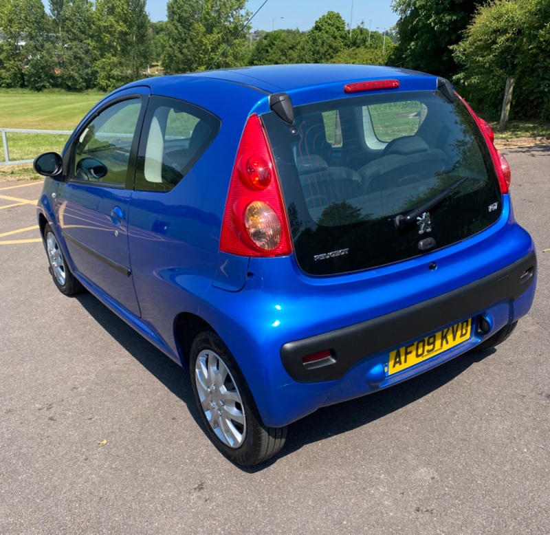 PEUGEOT 107