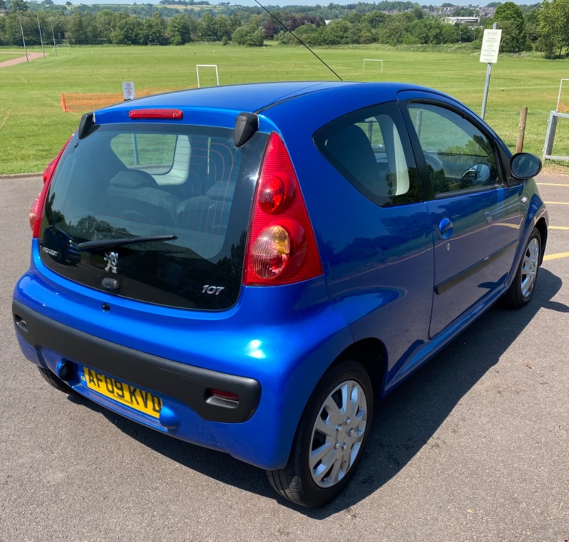 PEUGEOT 107